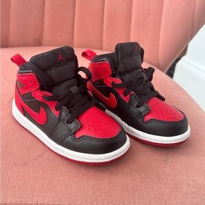 EUC Toddler Air Jordan 1s size 7c bred